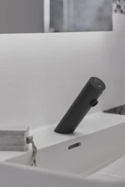 Ideal Standard SensorFlow - Electronische Wandkraan, Zonder Menging, Batterijvoeding, Zijdeachtig Zwart A7556XG 5 Ideal Standard SensorFlow - Electronische Wandkraan, Zonder Menging, Batterijvoeding, Zijdeachtig Zwart A7556XG -sanitino 5edb54b701c812161fc2db3b 1