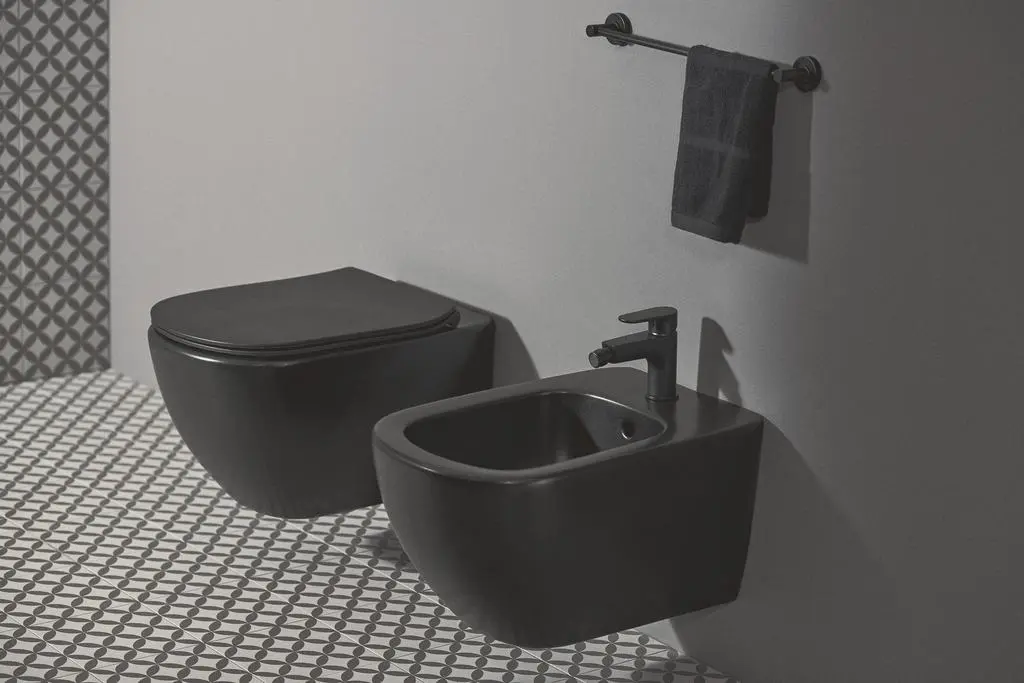 Ideal Standard Tesi - Hangend Toilet Met SoftClose Wc Bril, Aquablade, Zwart T3546V3 5 Ideal Standard Tesi - Hangend Toilet Met SoftClose Wc Bril, Aquablade, Zwart T3546V3 - Afbeelding 5